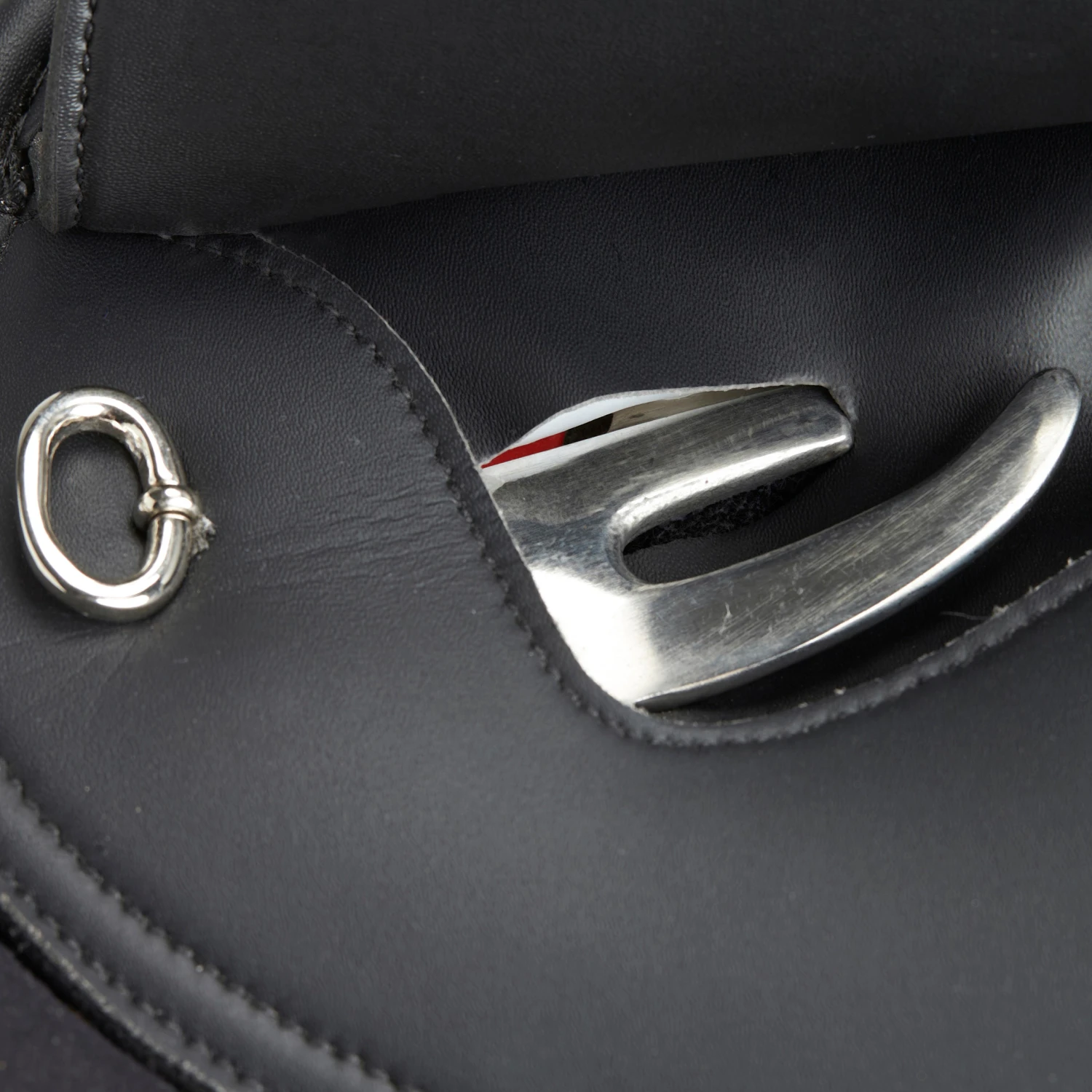 Synthia Horse Riding Synthetic All-Purpose 16"5 Saddle For Horse & Pony - Black 9 Synthia Horse Riding Synthetic All-Purpose 16"5 Saddle For Horse & Pony - Black - Image 9