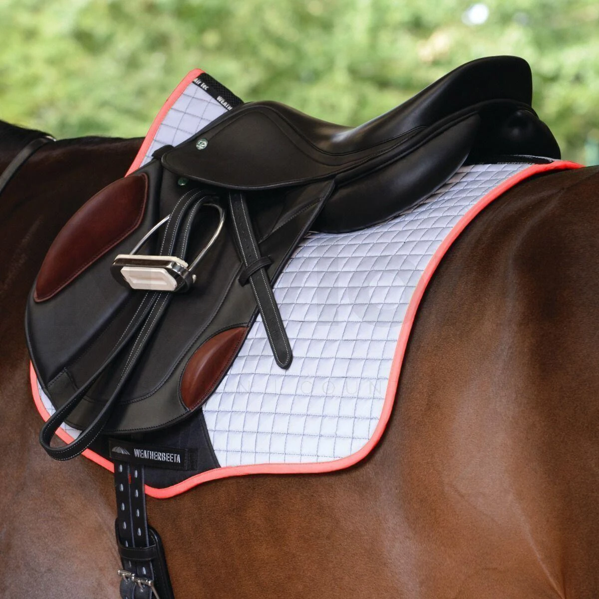 Weatherbeeta Prime Reflective Horse Saddlepad (Silver/Yellow) 4 Weatherbeeta Prime Reflective Horse Saddlepad (Silver/Yellow) - Image 4