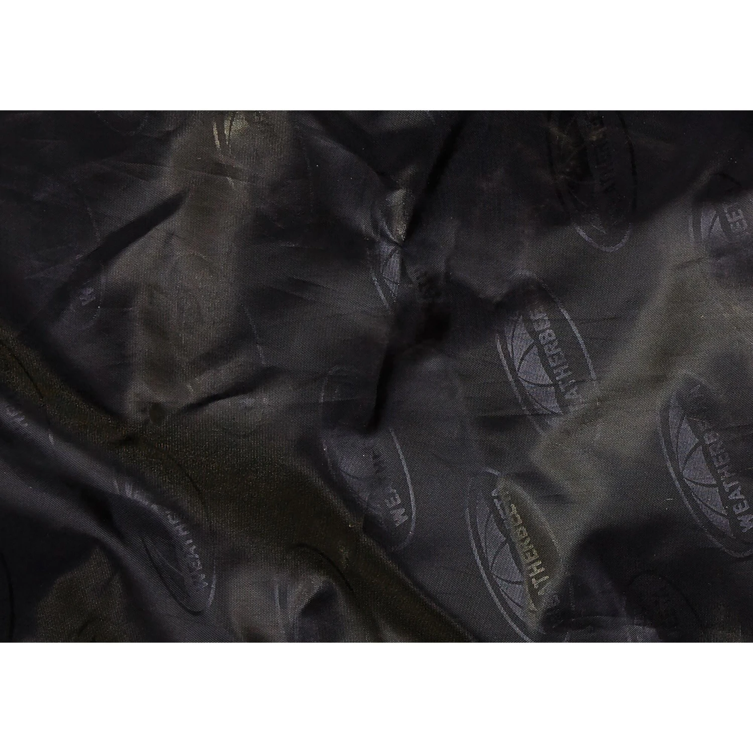 Weatherbeeta Comfitec Lite Classic Combo Neck Turnout Rug (Red/Silver/Navy) 3 Weatherbeeta Comfitec Lite Classic Combo Neck Turnout Rug (Red/Silver/Navy) - Image 3