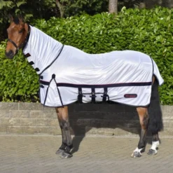 R202 Rastrick Fly Mesh Rug With Fixed Hood